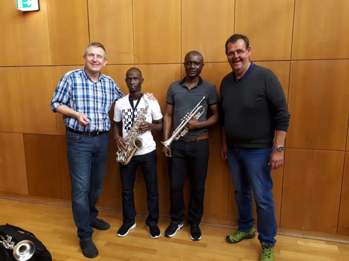 44_ME_Musiker aus Sierra Leone Musiker aus Sierra Leone spielen im Stadtorchester