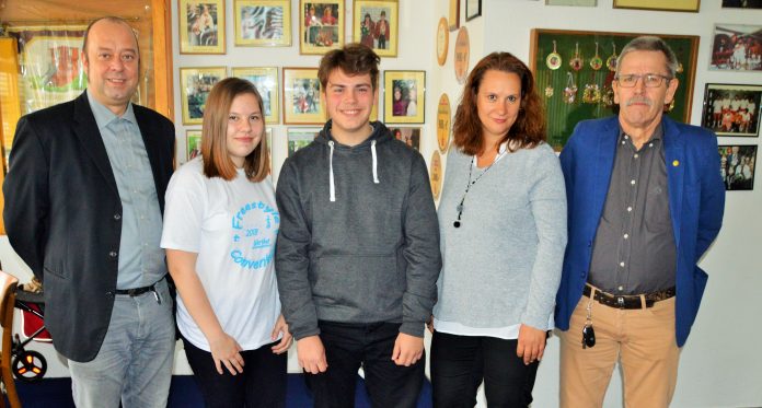 44_WUE_Kalkstadt Narren (2) Wülfraths Karnevalisten vor dem Start in die neue Session
