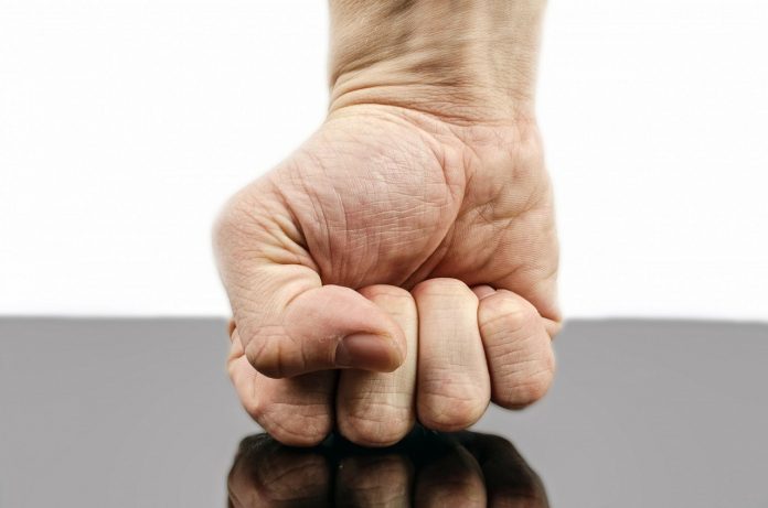 punch-316605_1280 In ganz Deutschland und weltweit finden rund um den 25. November verschiedene Aktionen statt, um auf das Ausmaß und die Formen der Gewalt gegen Frauen aufmerksam zu machen. Foto: Symbolbild, pixabay