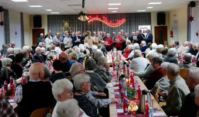 49_WUE_AWO_Weihnachten 2018 Rund 140 Mitglieder sind zur Weihnachtsfeier der AWO-Wülfrath erschienen, um das Jahr 2018 ausklingen zu lassen. Foto: Privat