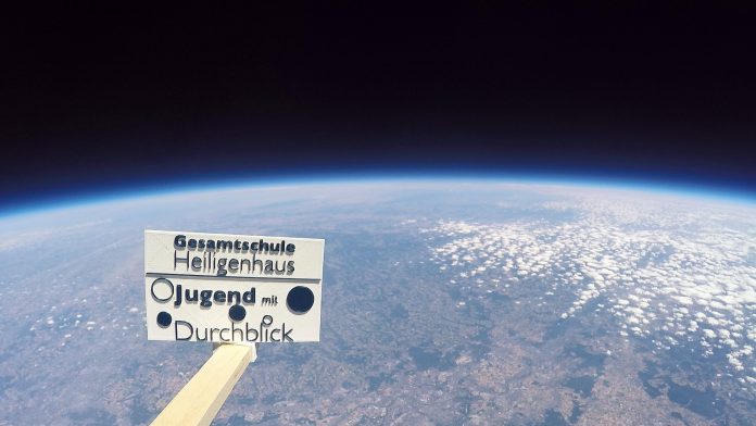 GE Heiligenhaus Stratosphaere Zwei Kameras waren am Ballon montiert, mit denen faszinierende Bilder des Flugs in bis zu 37.000 Meter Höhe gelangen. Foto: Gesamtschule