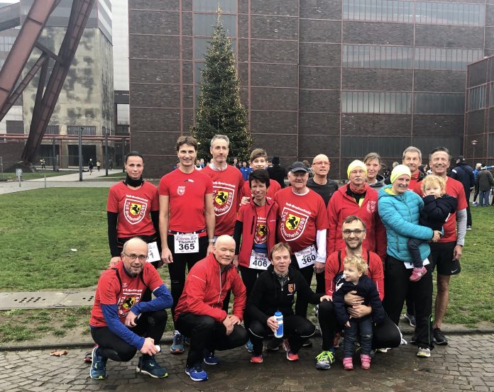 02_RA_TuS Breitscheid Silvesterlauf Die Läuferinnen und Läufer des TuS Breitscheid auf dem Gelände der Essener Zeche Zollverein. Foto: TuS Breitscheid