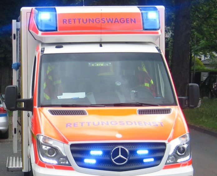 02_RA_pol-me-fussgaenger-nach-unfall-schwer-verletzt_SYMBOLBILD Eine 21-jährige Frau aus Essen wurden bei einem Verkehrsunfall in Ratingen schwer verletzt. Foto: Symbolbild, Feuerwehr