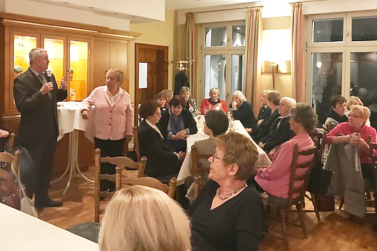 IMG_1741 Bürgermeister Michael Beck und FU-Vorsitzende Uschi Klützke sprachen beim Neujahrsempfang. Foto: privat