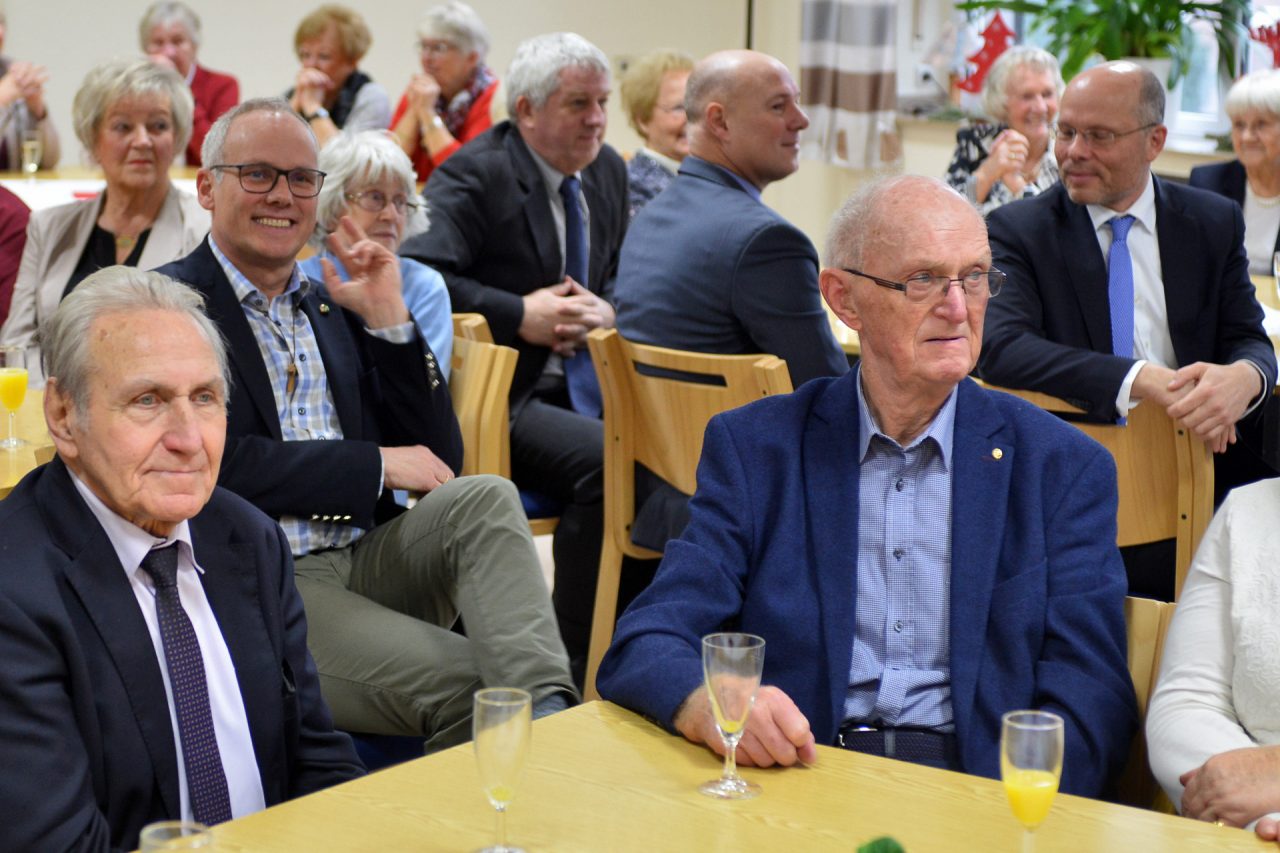 Vereinsmitglieder und Ehrengäste beim Neujahrsempfang. Foto: Mathias Kehren