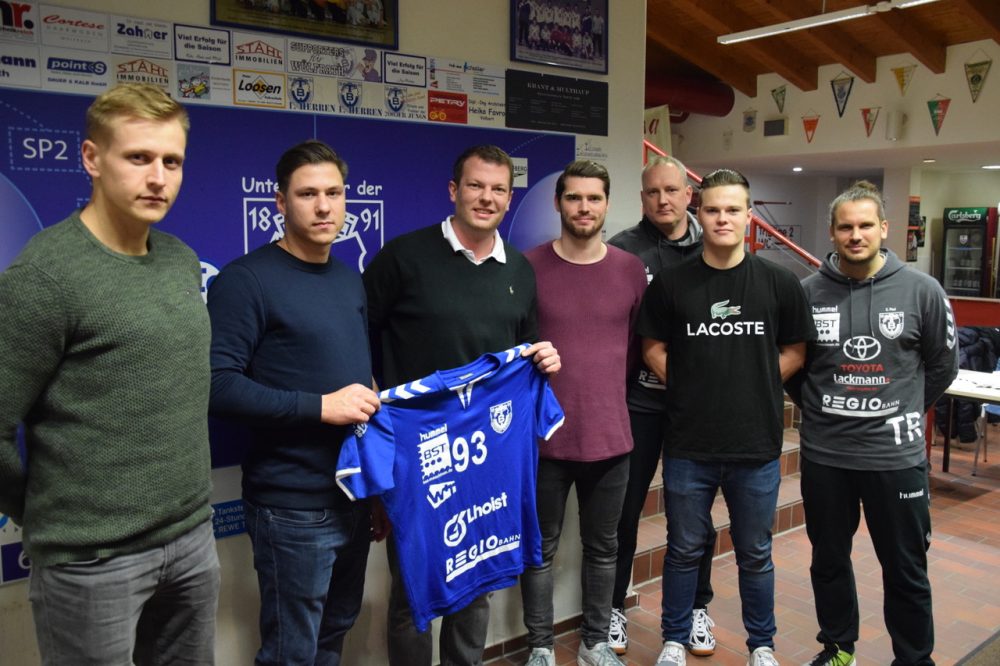 Neuzugänge TBW BU: Stefan Markowicz, Alex Markowicz, Abteilungsleiter Christopher Bauer, Philipp Liesebach, Co-Trainer Stefan Graedtke, Torben Schirner und Trainer Christian Paul. Foto: TBW