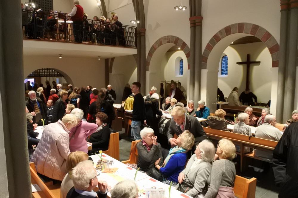 Vesperkirche Wülfrath Eröffnung in der Stadtkirche Wülfrath: Die zweiwöchige Vesperkiche hat begonnen. Foto: Frank Wessel/Kirchenkreis Niederberg