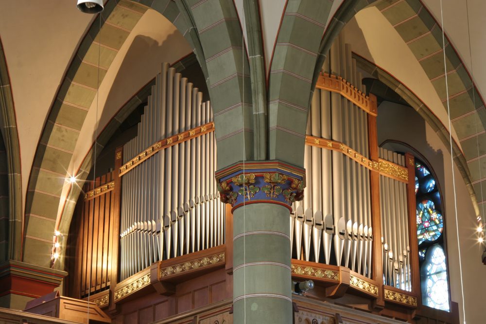 11_ME_Orgel_c_Pfarrgemeinde_St._Lambertus_Mettmann Erste Station der Tour ist die Kirche St. Lambertus: Der Regionalkantor stellt dort die historische Orgel vor. Foto: Neanderland