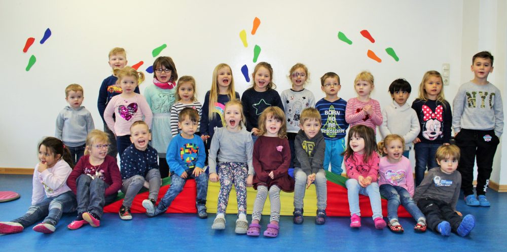 Kindergarten Goethestraße Zeigt her Eure Füße: Jungen und Mädchen aus dem katholischen Kindergarten St. Joseph in Wülfrath, die in dieser Woche mitgemacht haben bei der Aktion