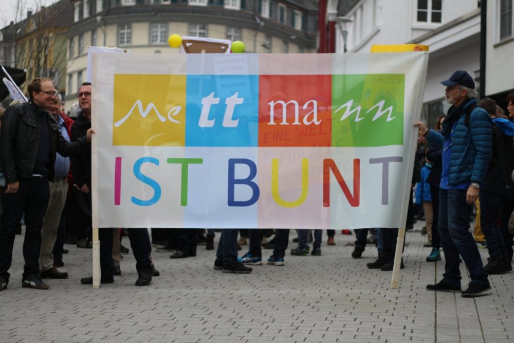 Demonstration März - Mettmann ist bunt (38) Mehrere tausend Bürgerinnen und Bürger setzten ein Zeichen gegen