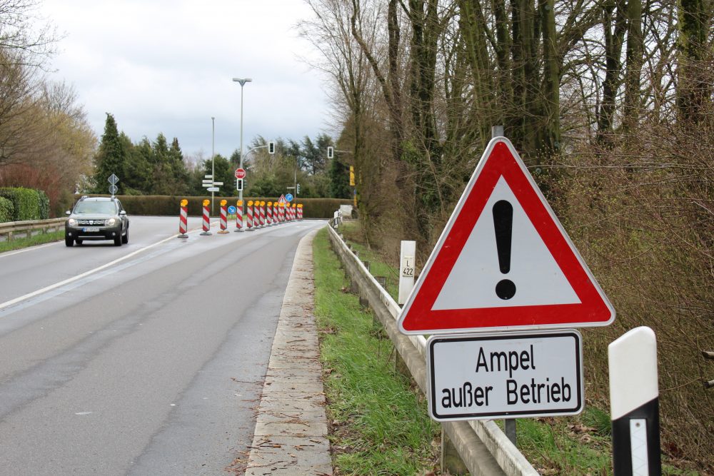 Kein Linksabbiegen möglich Eine Thema, das Gemüter erhitzt in Wülfrath: Weil an der Meiersberger Straße die Ampel ausgefallen ist, dürfen Autofahrer nicht mehr links abbiegen.