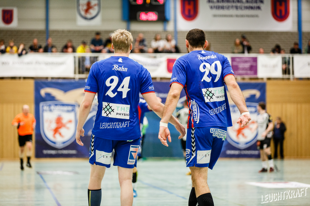 SG Ratingen Die Abwehrspezialisten Ace Jonovski und Thomas Bahn müssen am Samstag wahrscheinlich Schwerstarbeit verrichten: Mit Alexander Senden steht ihnen einer der besten Torschützen der Liga gegenüber. Foto: Leuchtkraft