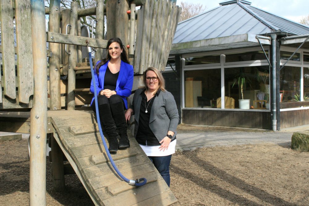 kita_haendelstr_leitung Yvonne Herda (l.) leitet seit dem 1. Januar zusammen mit ihrer Stellvertreterin Nina Kannstein das Kinder- und Familienzentrum Händelstraße. Foto: Kreisstadt Mettmann