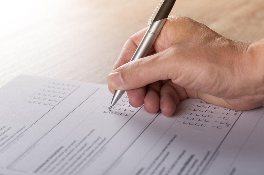 survey-1594962_1280 Nicht auf dem Papier: Die landesweite Bürgerbefragung der Finanzverwaltung findet online statt - und anonym. Foto: Symbolbild (pixabay)