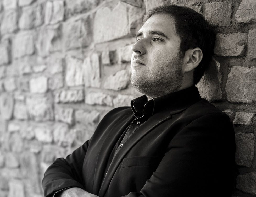17_ME_Posdziech_Daniel_ Portra_it Er musiziert in St. Lambertus gemeinsam mit Ruth Felicitas Lehmann: Daniel Posdziech an der Orgel. Foto: Künstler
