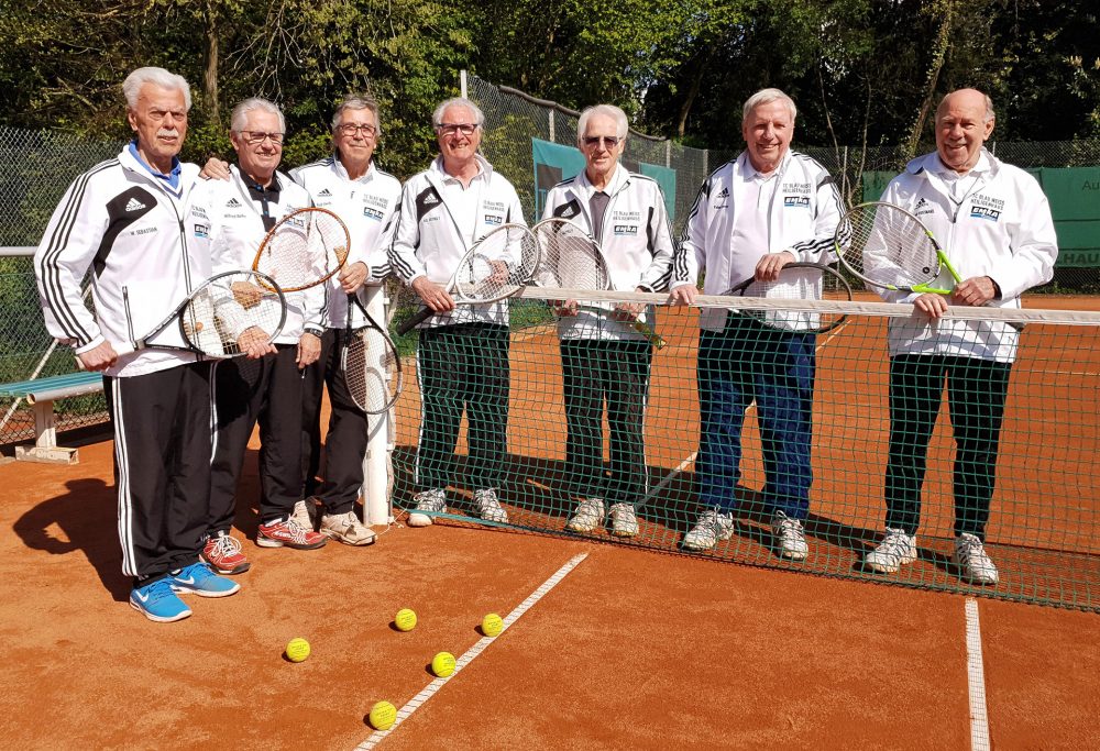 TC-Blau-Weiss-Herren75 Die Senioren des TC Blau-Weiß: Willi Sebastian, Wilfried Rocker, Rolf Thiele, Horst-Günther Ostholt, Werner Gasenzer, Herbert Nickel und Winfried Rossnagel. Es fehlen im Bild Franz Kuklinski und Ulrich Strenger. Foto: privat