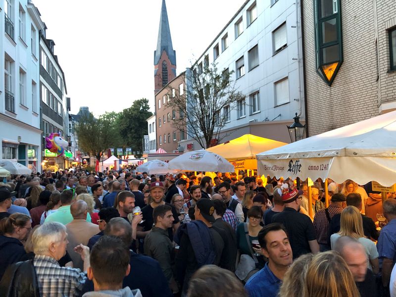 Bierbörse Die Benrather Bierbörse lockt viele Besucherinnen und Besucher in den Düsseldorfer Stadtteil. Foto: Veranstalter