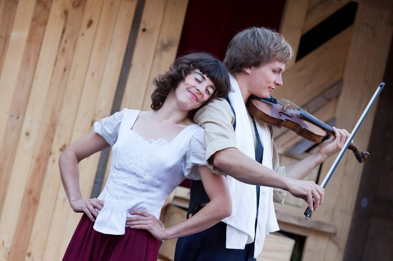 Glücksgeige „Die Glücksgeige – ein Spielmann sucht sein Glück“ von Compagnie Pas De Deux am Freitag, 12. Juli, in Heiligenhaus. Foto: Veranstalter