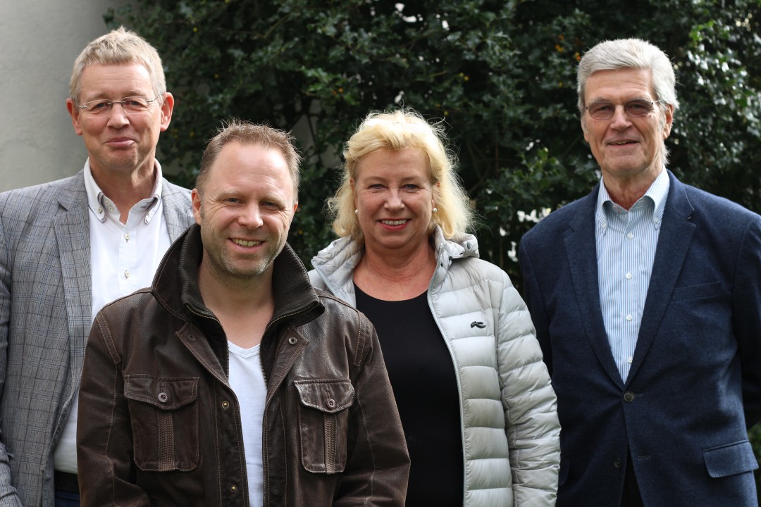 41_ME_Projekt DKSB SIe machen sich stark für benachteiligte Kinder: Rotary-Präsident Dr. Michael Niklas, Diplom-Sozialpädagoge Marc Fischer, DKSB-Vorsitzende Prof. Dr. Gabriele Flösser und Rotary-Gemeindienstbeauftragter Dieter Jünnemann. Foto: André Volkmann
