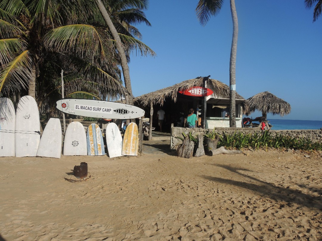 Surfstrand Playa Macao Dominikanische Republik: Der Strand Playa Macao unweit von Punta Cana ist noch ein etwas wenig besuchter Bereich und vor allem bei Surfern beliebt. Foto: Georg Lindner