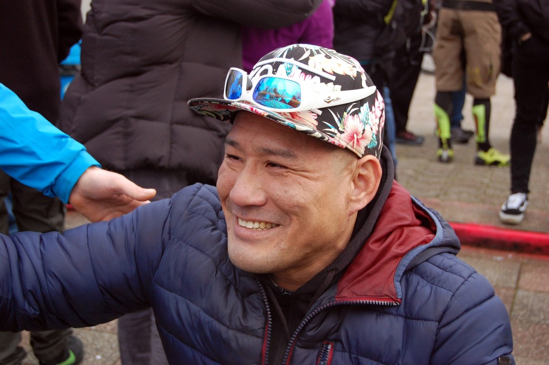Kimi-7 Der Fahrradmechanikermeister und ehemalige Footballer der Düsseldorf Panthers, Byung Kuk Kim, freut sich über den großen Zuspruch. Foto: Oliver Kubanek