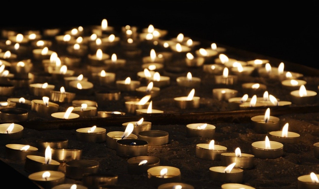 tea-lights-1901005_1280 In Ratingen findet am 27. Januar eine Gedenkfeier für die Opfer des Nationalsozialismus statt. Foto: Symbolbild (pixabay)
